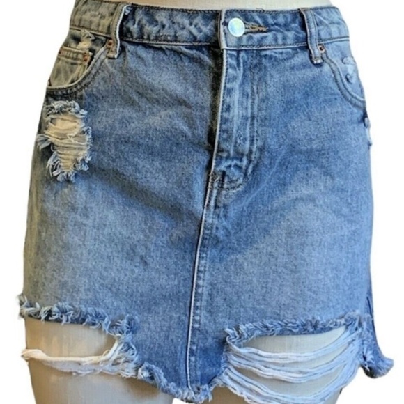 Forever 21 Distressed Blue Denim Jean Skirt BOHO Hippie Sz 26 100% Cotton #239B - Picture 3 of 8